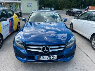 Gebraucht Mercedes C180 156 PS (114 kW) 2018 Blau Limousine
