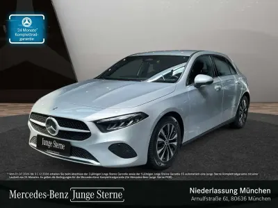 Gebraucht Mercedes A180 116 PS (85 kW) 2024 Silber Limousine