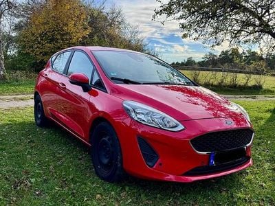 Gebraucht Ford Fiesta Trend 70 PS (51 kW) 2017 Rot Kleinwagen