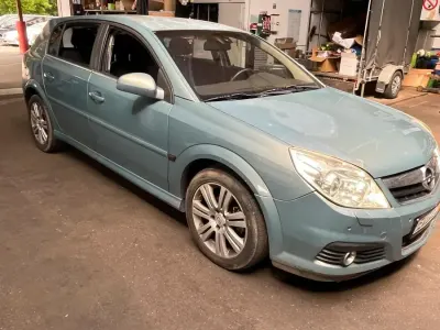 Gebraucht Opel Signum 140 PS (102 kW) 2005 Blau Kleinwagen