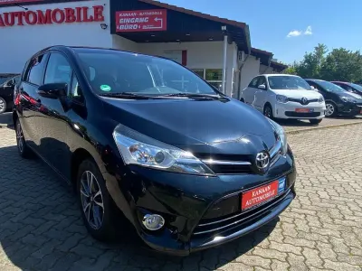 Gebraucht Toyota Verso Life 147 PS (108 kW) 2014 Schwarz Van / Kleinbus