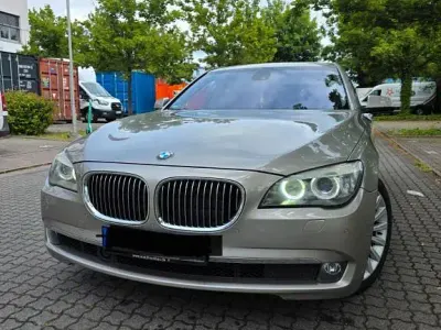 Gebraucht BMW 740 326 PS (239 kW) 2009 Beige Limousine