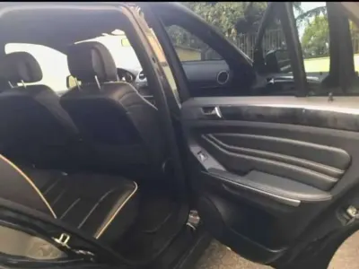 Gebraucht Mercedes ML350 Edition 231 PS (169 kW) 2011 Schwarz SUV
