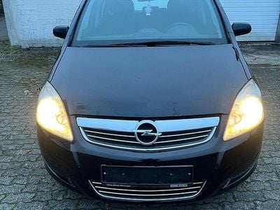 Braun Gebraucht 2009 Opel Zafira Van / Kleinbus | 3.100 €