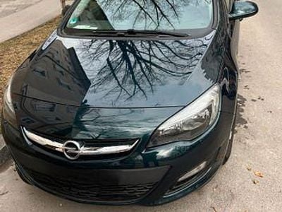 Gebraucht Opel Astra Style 116 PS (85 kW) 2015 Grün Limousine
