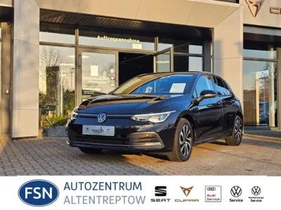 Gebraucht VW Golf VIII Active 150 PS (110 kW) 2023 Schwarz Limousine