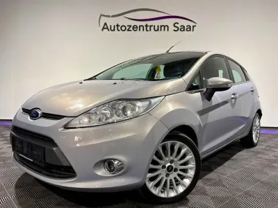 Gebraucht Ford Fiesta Titanium 95 PS (69 kW) 2012 Grau Limousine