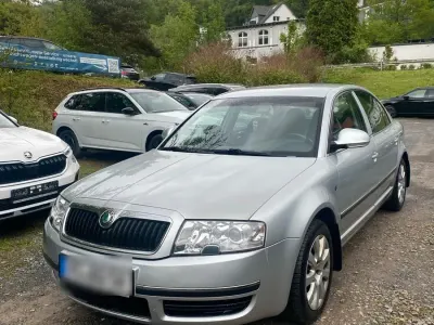 Używany Skoda Superb 116 KM (85 kW) 2008 Srebrny Sedan/Limuzyna