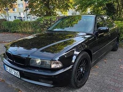 BMW 740
