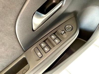 Gebraucht Opel Corsa-e Ultimate 100 kW (136 PS) 2022 Weiß Kleinwagen