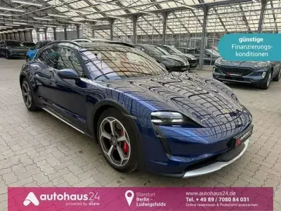 Usata Porsche Taycan Cross Turismo 419 kW (571 CV) 2022 Blu Berlina