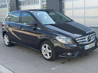 Usata Mercedes B180 122 CV (89 kW) 2012 Nero Monovolume