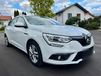 Gebraucht Renault Mégane GrandTour 132 PS (97 kW) 2018 Weiß Kombi