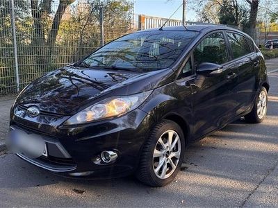 Gebraucht Ford Fiesta Champions Edition 70 PS (51 kW) 2012 Blau Kleinwagen