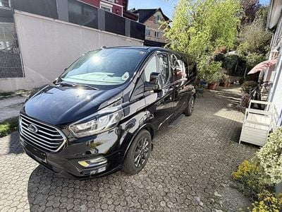 Gebraucht Ford Tourneo 150 PS (110 kW) 2022 Schwarz Van / Kleinbus