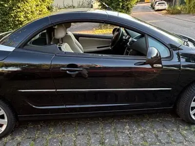 Gebraucht Peugeot 207 CC Platinum 120 PS (88 kW) 2011 Schwarz Cabrio