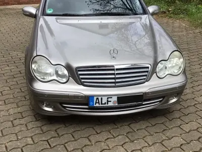 Gebraucht Mercedes C180 143 PS (105 kW) 2004 Silber Limousine