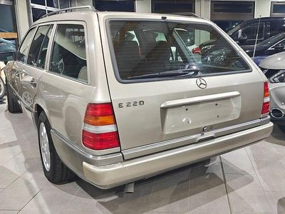 Mercedes E220