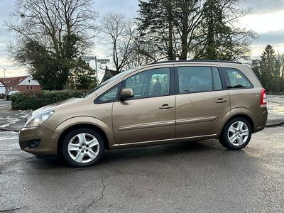Braun Gebraucht 2014 Opel Zafira Van / Kleinbus | 4.200 € (Teuer)