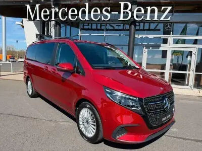 Gebraucht Mercedes V220 Style 163 PS (119 kW) 2025 Hyazinthrot metallic Van / Kleinbus