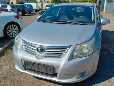 Gebraucht Toyota Avensis Edition 147 PS (108 kW) 2011 Silber Kombi