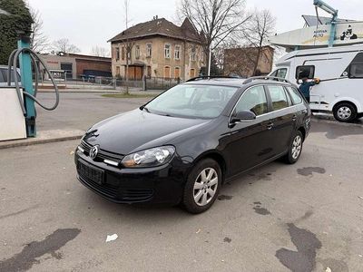 Gebraucht VW Golf VI Comfortline 105 PS (77 kW) 2011 Deep black perleffekt Kleinwagen