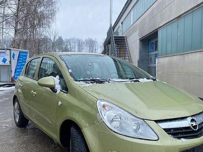 Grün Gebraucht 2007 Opel Corsa Kleinwagen | 2.000 € (Guter Preis)
