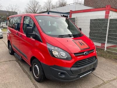 Rot Gebraucht 2015 Ford 300 Kombi | 12.971 €