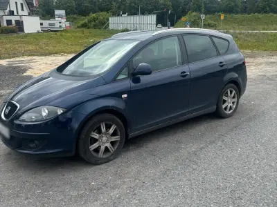 Używany Seat Altea XL 140 KM (102 kW) 2007 Niebieski Minivan