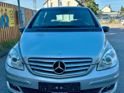 Gebraucht Mercedes B180 109 PS (80 kW) 2005 Silber Van / Kleinbus