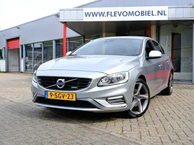 Gebraucht Volvo S60 R-Design 150 PS (110 kW) 2013 Grau Limousine