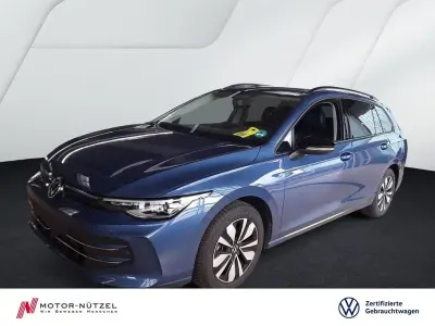 Gebraucht VW Golf VIII Goal 150 PS (110 kW) 2025 Anemonenblau metallic Kombi