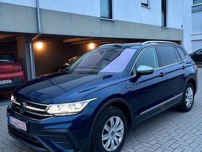 Blau Gebraucht 2022 VW Tiguan Allspace Life SUV | 25.899 € (Guter Preis)