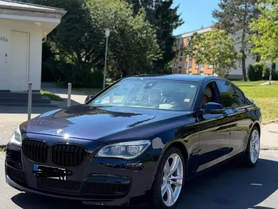 Gebraucht BMW 750 449 PS (330 kW) 2015 Blau Limousine