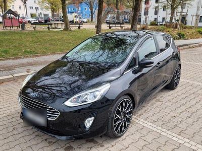 Gebraucht Ford Fiesta Titanium 125 PS (91 kW) 2017 Schwarz Kleinwagen
