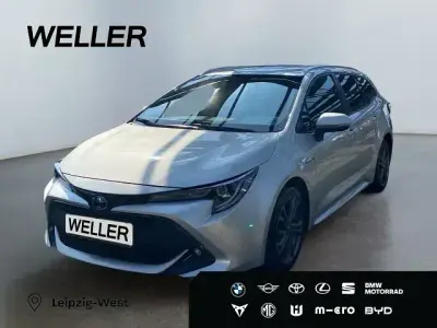 Używany Toyota Corolla Club 179 KM (131 kW) 2019 Srebrny Kombi