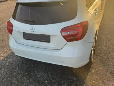 Gebraucht Mercedes A180 109 PS (80 kW) 2012 Weiß Limousine