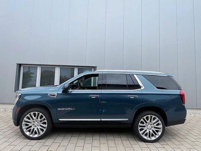 Blau Neu 2025 GMC Yukon SUV | 103.900 €