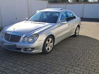 Silber Gebraucht 2007 Mercedes E280 Limousine | 5.800 €