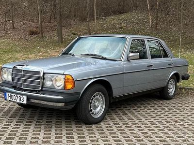 Gebraucht Mercedes 300 125 PS (91 kW) 1983 Grau Limousine