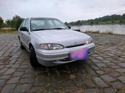 Gebraucht Hyundai Accent GLS 55 PS (40 kW) 1997 Silber Limousine
