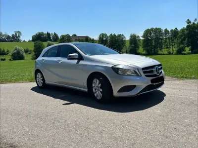 Gebraucht Mercedes A180 Style 122 PS (89 kW) 2012 Silber Kleinwagen