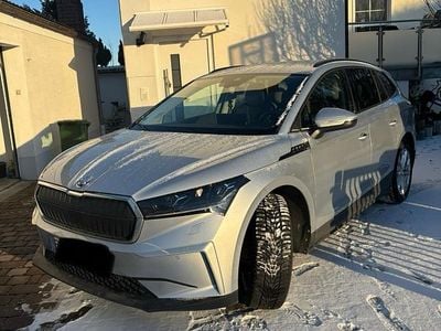 Silber Gebraucht 2022 Skoda Enyaq iV SUV | 24.999 € (Fairer Preis)