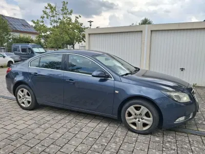 Gebraucht Opel Insignia Edition 140 PS (102 kW) 2008 Blau Limousine