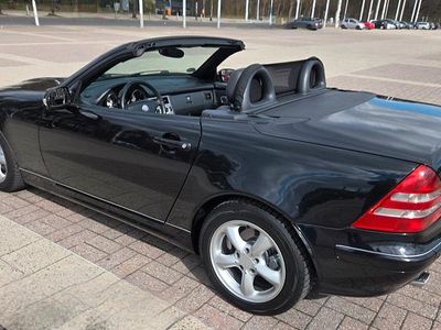 Gebraucht Mercedes SLK230 197 PS (144 kW) 2001 Schwarz Cabrio