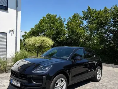 Gebraucht Porsche Macan 265 PS (194 kW) 2023 Schwarz SUV