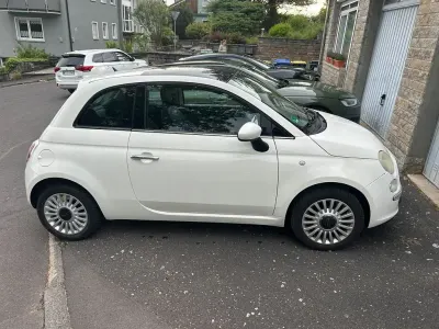 Gebraucht Fiat 500 Lounge 86 PS (63 kW) 2010 Weiß Kleinwagen