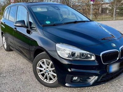 Second-hand BMW 218 Advantage 150 CP (110 kW) 2016 Negru Break