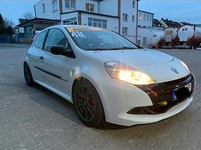 Weiß Gebraucht 2011 Renault Clio III R.S. Kleinwagen | 31.999 €