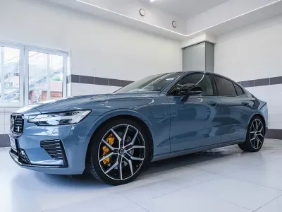 Gebraucht Volvo S60 455 PS (334 kW) 2023 Grau Limousine